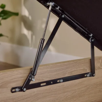 imagen de herrajes del canapé de madera